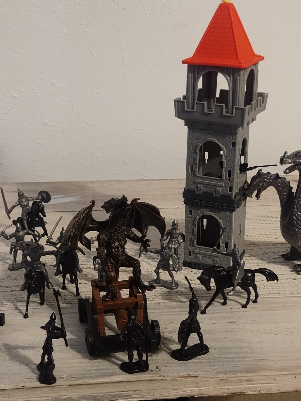 Sunny Days Knights and 2  Dragons Kids Toy Play Set, Set of 24 Plastic Figurines